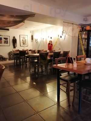 Fashion House Bistro