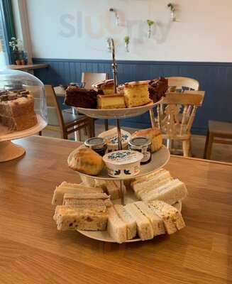 B's Coffee Shop And Bistro