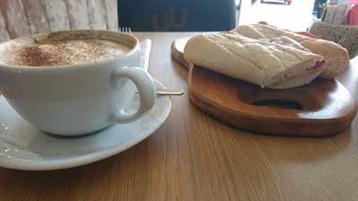 B's Coffee Shop And Bistro