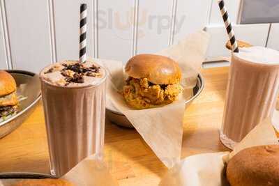 Four Bears Burger Club