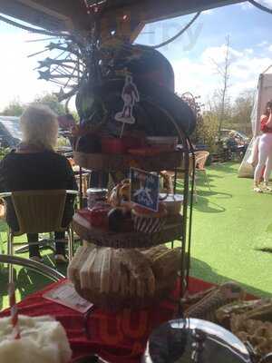 Drake Teas On The Bus