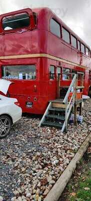 Drake Teas On The Bus