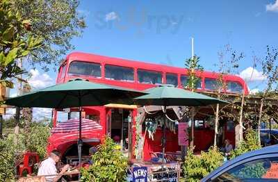 Drake Teas On The Bus