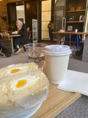 Cafe Kitsune At Pantechicon