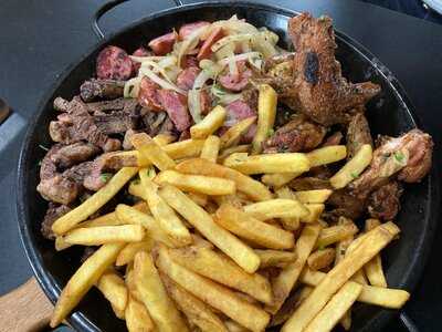 Minas Restaurant & Bar