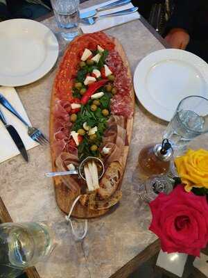 Angolo - Bar Restaurant & Pizza