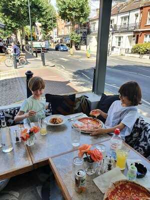 Angolo - Bar Restaurant & Pizza