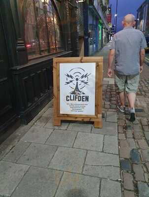The Glifden Pub