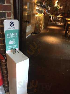 Needlemakers - Roundhill