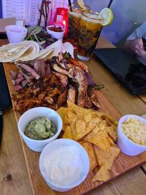 The Social Bar & Eatery