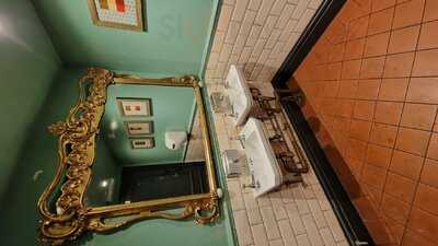 Bill's Victoria Restaurant