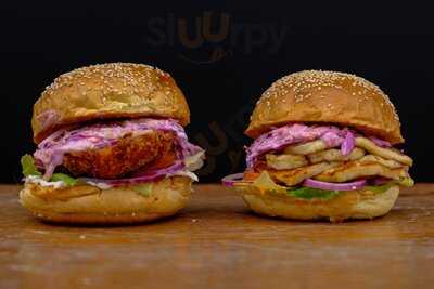 B.w.r - Burgers, Wings And Ribs