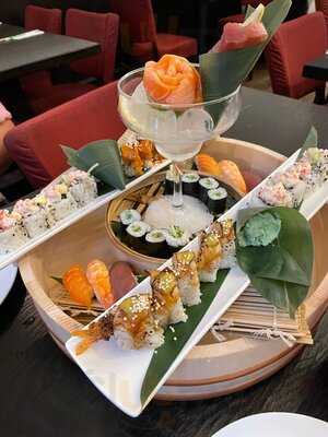 Intoku Artisan Sushi & Robata