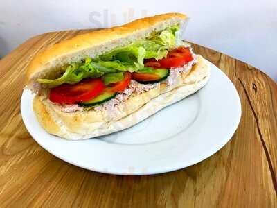 Lake Avenue Bake & Bites