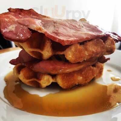 Lake Avenue Bake & Bites