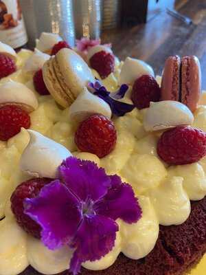 The Chocolate And Pastry Bar