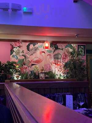 Cinquieme Bar & Restaurant