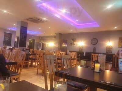 Benjamin's Bar & Bistro