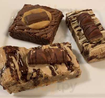 The Little Cakery_bythesea