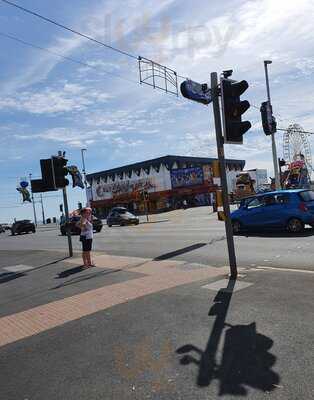 Pirates Bay Family Bar