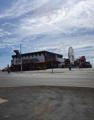 Pirates Bay Family Bar