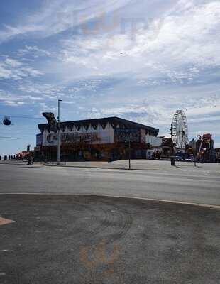 Pirates Bay Family Bar