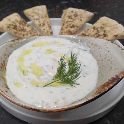 Tomato & Basil Pizzeria