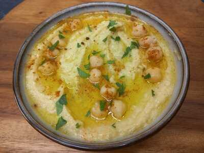 Tomato & Basil Pizzeria