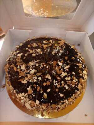 Lombardi's Cakes Pizza Street Food