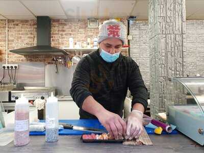 Nishi Sushi & Burgers