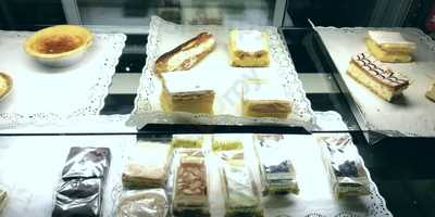 Queen Bee's Butty Bar