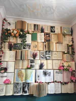 Hang Out Artisan Bakehouse