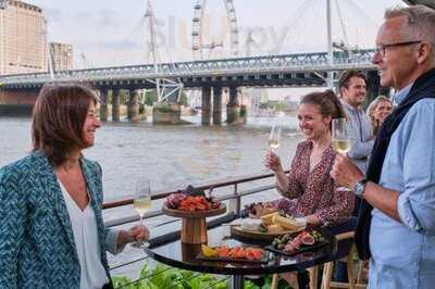 The Pier Bar & Lounge