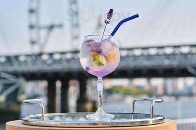 The Pier Bar & Lounge