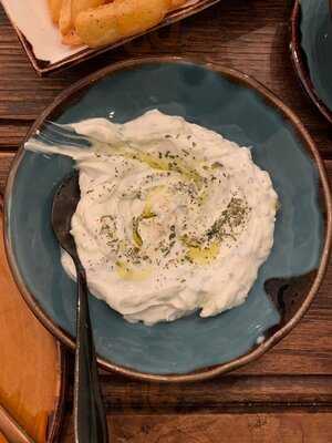 Mythos Greek Taverna