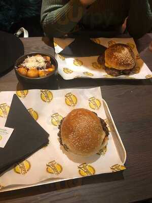 Chuck & Blade Burgers