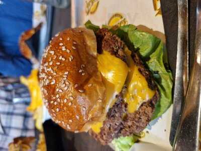 Chuck & Blade Burgers