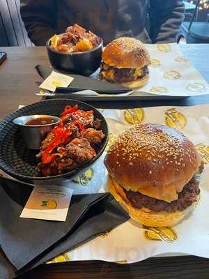 Chuck & Blade Burgers