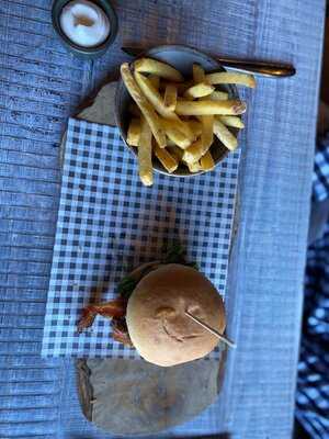 The Club House Plymouth Bar & Restaurant