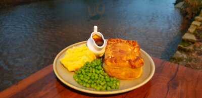 Risaro @ The Piccadilly