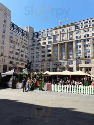 Spring In The Square Bar