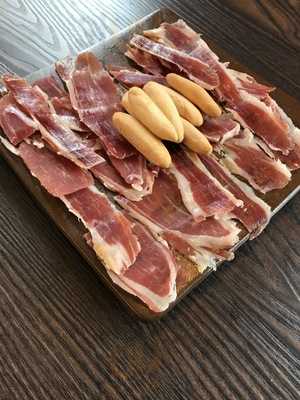 Kenillys Tapas & Coffee