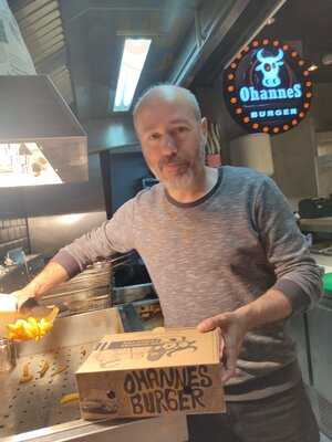 Ohannes Burger Liverpool Town