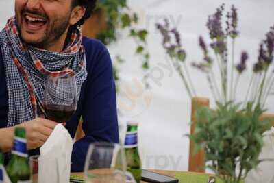 "on The Lawn" Alfresco Dining
