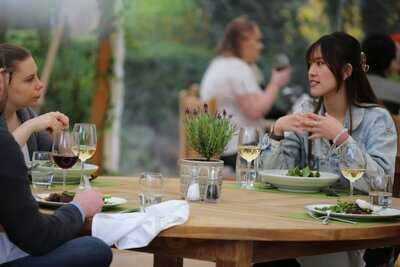 "on The Lawn" Alfresco Dining