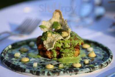 "on The Lawn" Alfresco Dining