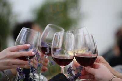 "on The Lawn" Alfresco Dining
