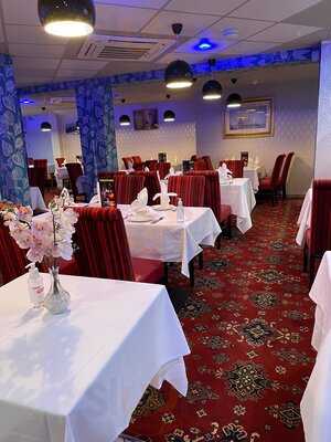 The Everest Lounge Restaurant & Bar This Place Is Permanently Closed.