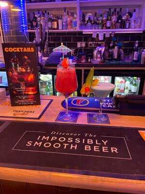 The Everest Lounge Restaurant & Bar This Place Is Permanently Closed.