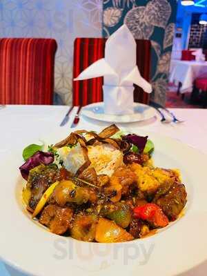 The Everest Lounge Restaurant & Bar This Place Is Permanently Closed.